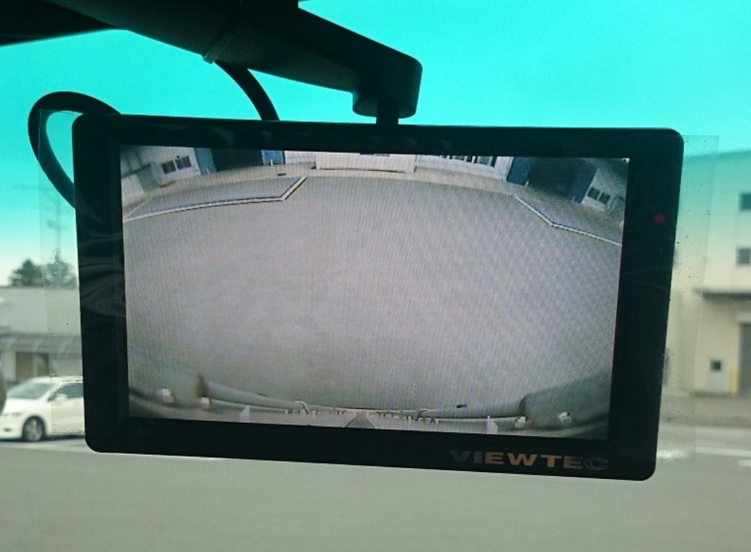 全車両 バックモニター装備